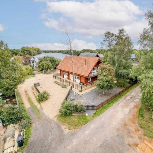 Pentney Ski Chalet | Alpine Lodge