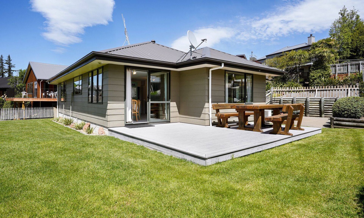 Hanmer Springs House | Alpine Peek - Hanmer Springs Holiday Home