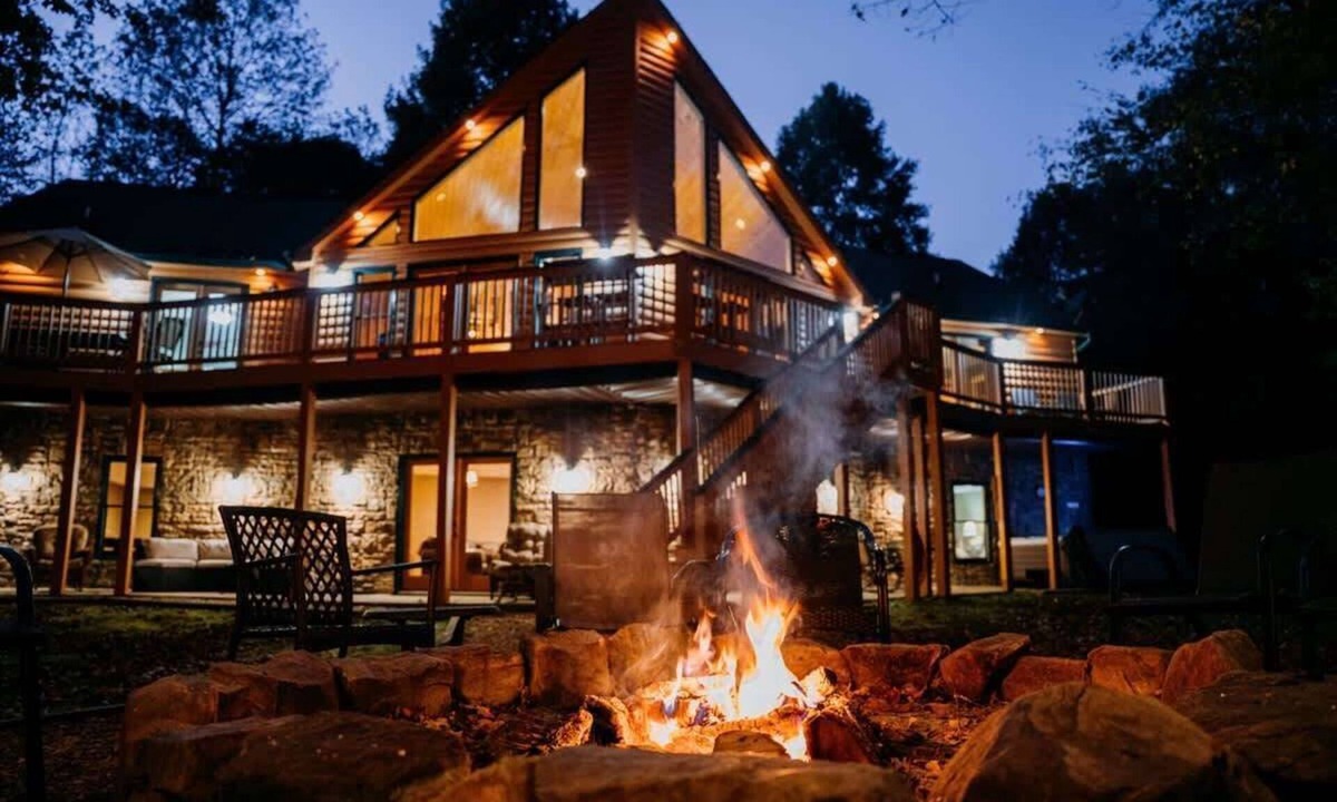 Sautee Nacoochee House | ALPINE RIVER ESCAPE - SECLUDED RIVERFRONT CABIN