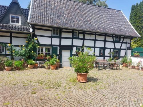 Mechernich House | Alte Mühle zu Vussem - Historisches Ferienhaus in der Eifel