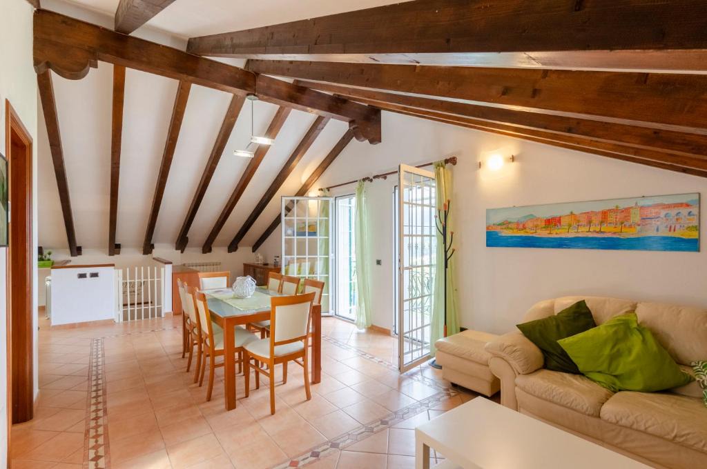 San Lorenzo della Costa Apartment | ALTIDO San Massimo apartments