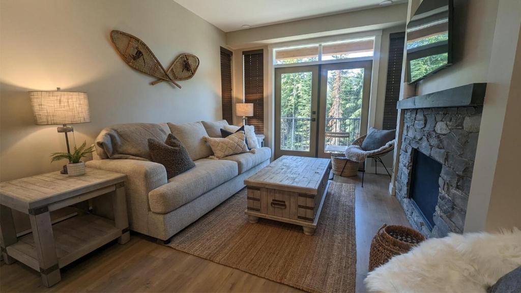 Sun Peaks Apartment | Altitude #36 condo