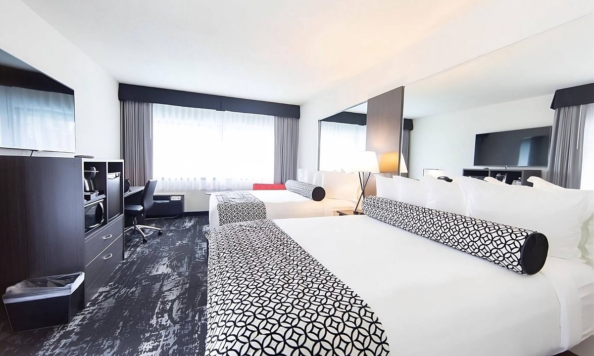 Riverside Hotel | Always a Great Idea To Unwind! 2 Relaxing Units, Pet-Friendly!