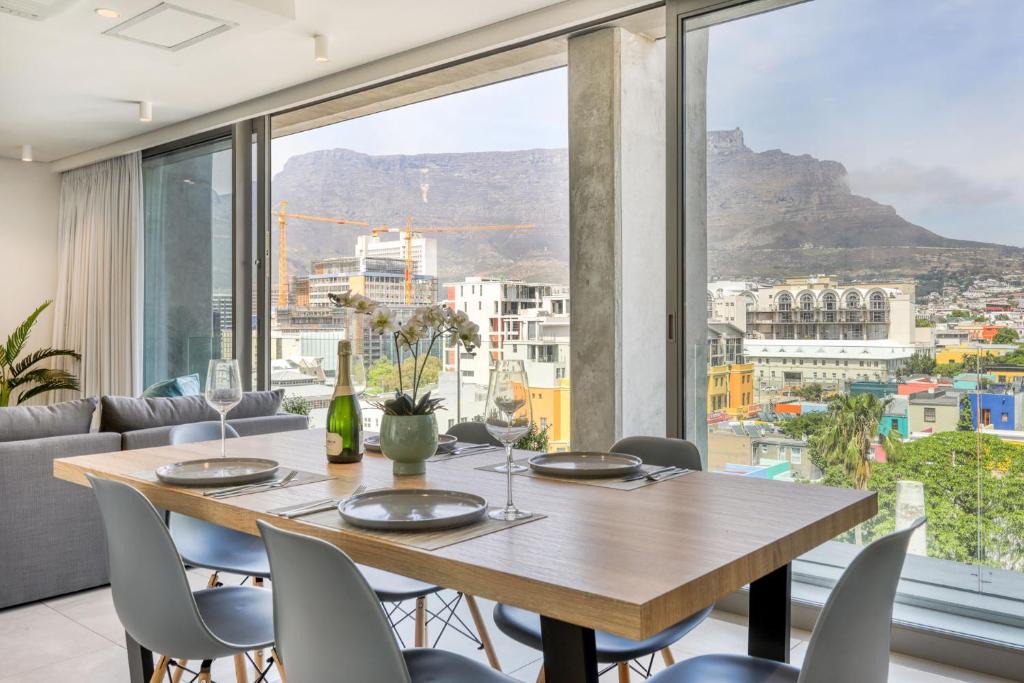 Bo'Kaap Apartment | Always-Power Panoramic Mountain View Apartment