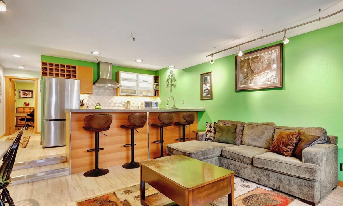 Alyeska Condo | Alyeska Basecamp: Girdwood Ski-in, Ski-out Condo