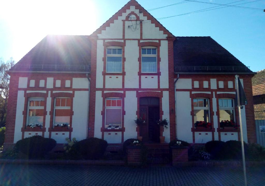 Crinitz Bed & Breakfast | Am Lindenplatz