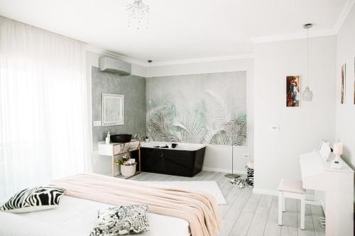 Timisoara Apartment | AM Piano & Bathtub Studio