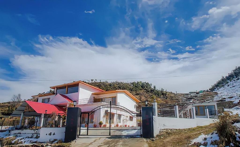 Tehri Range Villa | Amala - abode in the clouds
