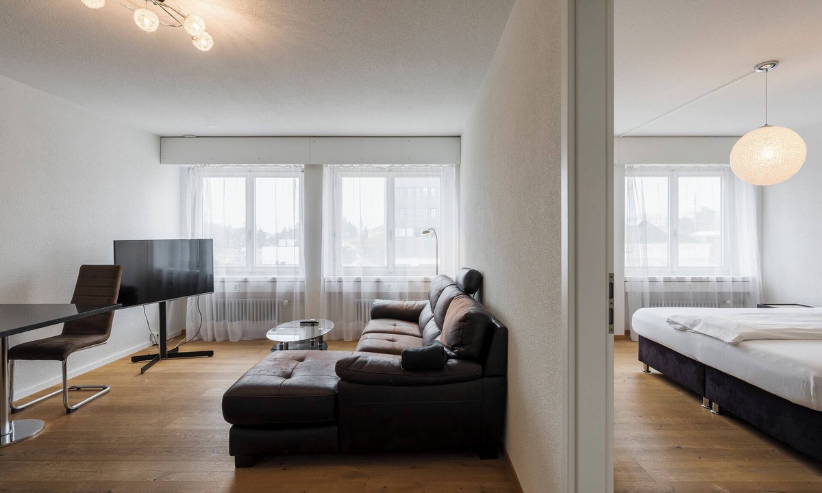 Grenchen Hotel | Amanthos Living Solothurn (Self Check In)