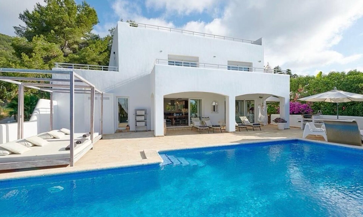 Siesta Villa | Amarantos villa: Infinity Pool & Mountain Views, 6 bedrooms, AC & WiFi