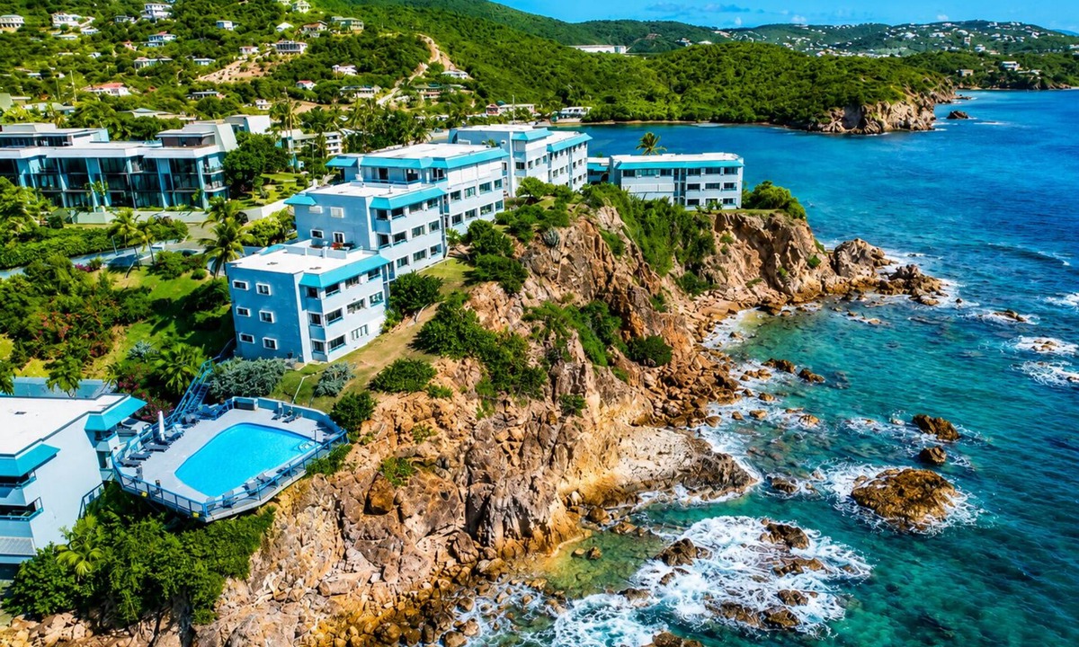 Estate Bolongo Villa | Amazing cliff views! 5min walk to the beach,3 pools & 3 restaurants! 2 bd 2 bath