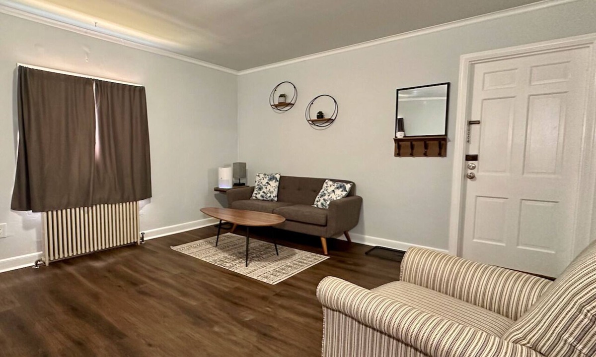 Mount Vernon Apartment | Amazing Downtown Location! Quiet & Spacious!