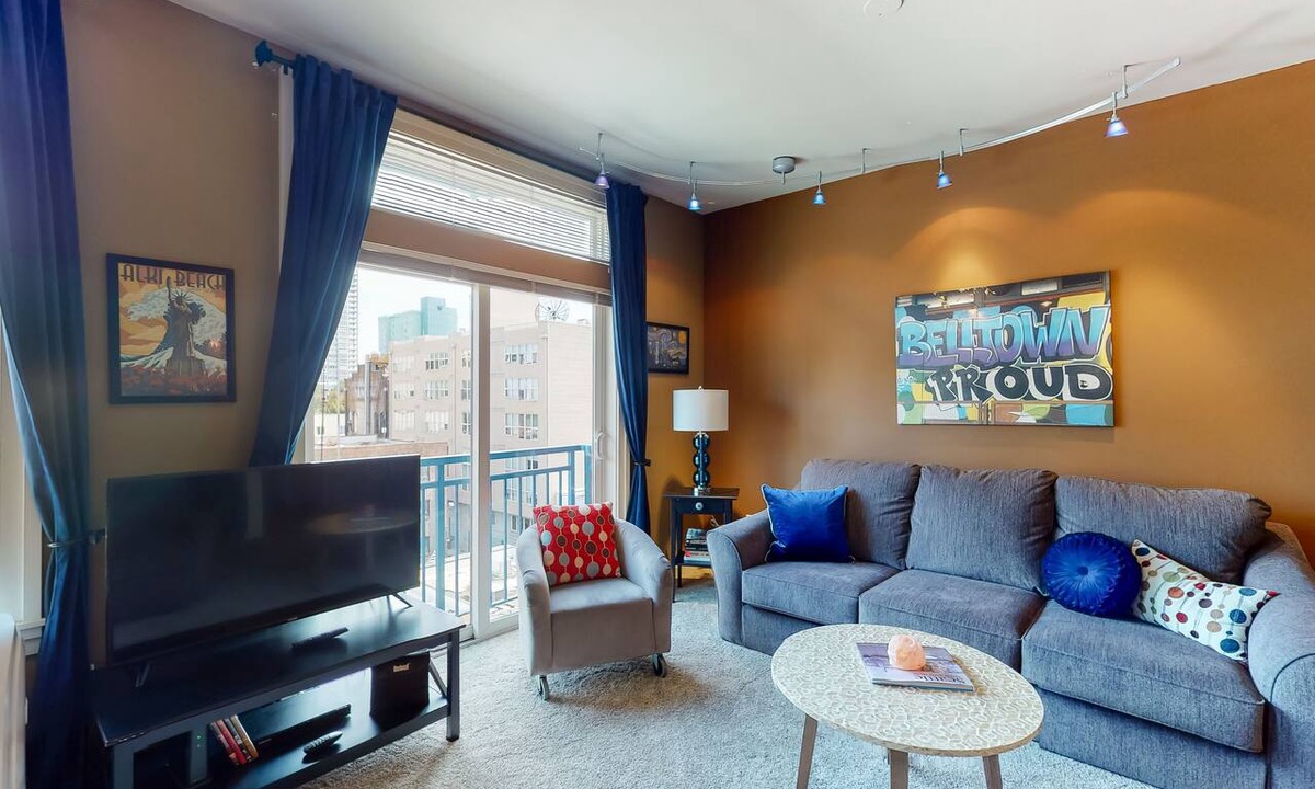 Belltown Apartment | Amazing downtown studio w/shared deck/full kitchen/WiFi close to everything