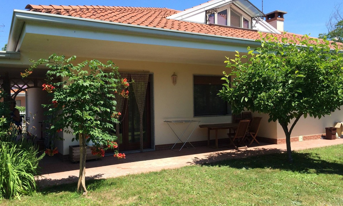Gradisca d'Isonzo House | Amazing, fully furnished villa in one of Italy's most beautiful villages.