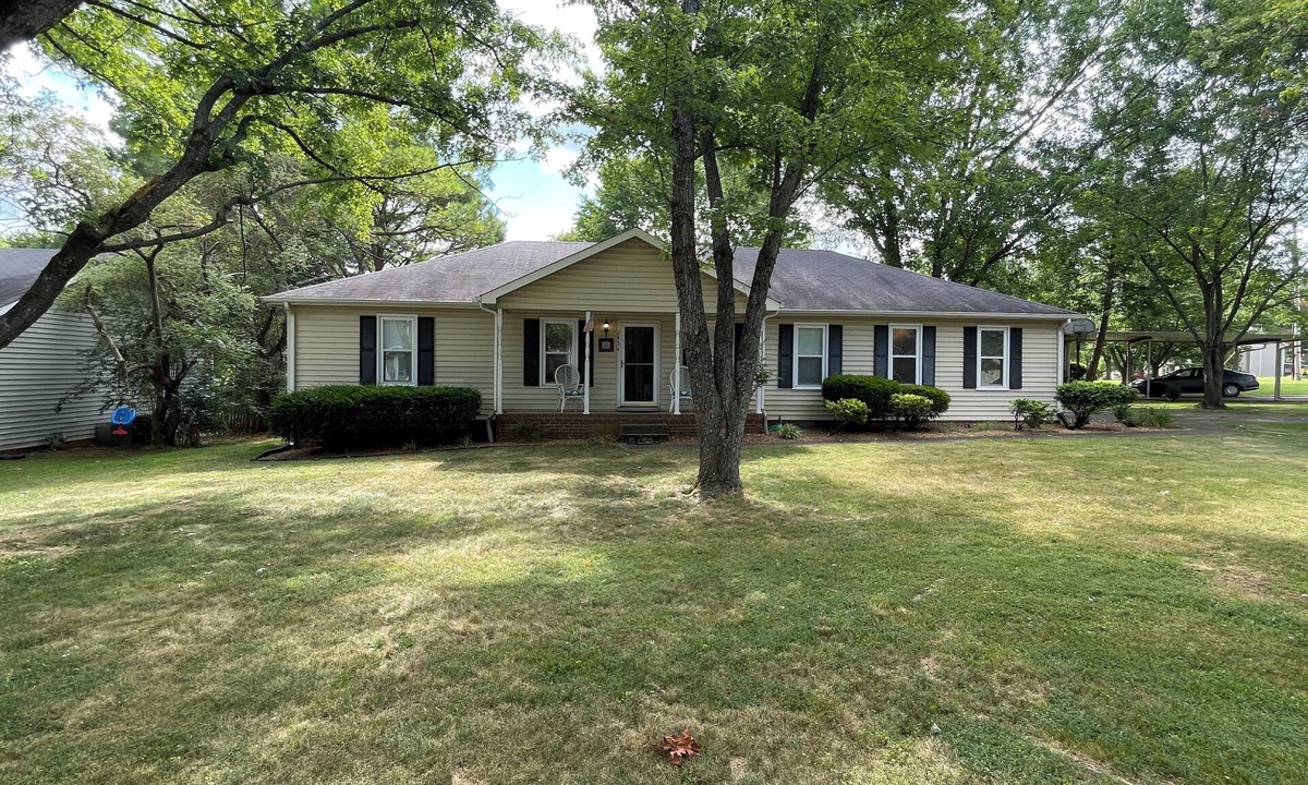 Murfreesboro House | Amazing Location with Amazing Conveniences! Close to 840 and I-24