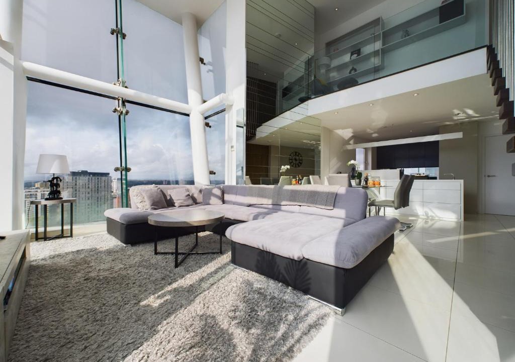 Manchester City Centre Apartment | Amazing Skyline Views 3BR Duplex With Free Parking