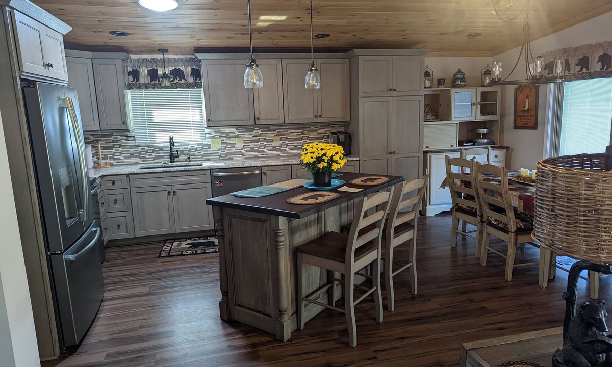 Smith Mountain Lake House | Amazing Smith Mountain Lake Home 3 minutes from Mitchell's Marina
