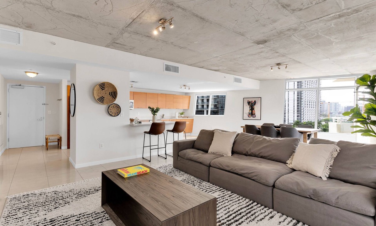 Midtown Condo | Amazing sunset view with Pool, 2b/2ba, gym , Best location A+!