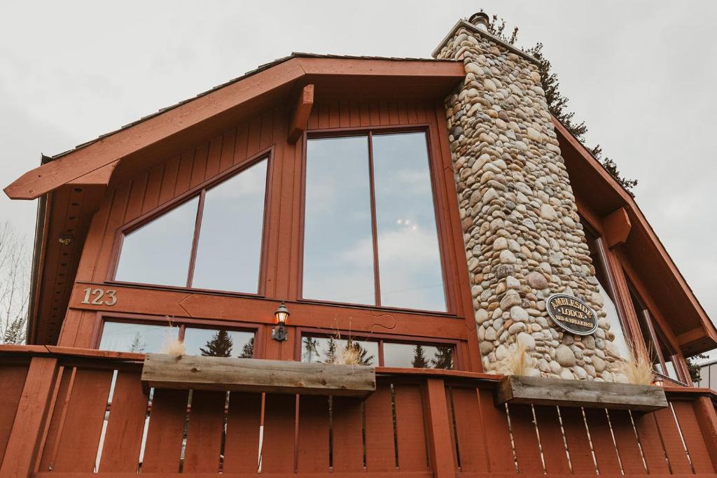 Canmore Bed & Breakfast | Ambleside Lodge Bed & Breakfast