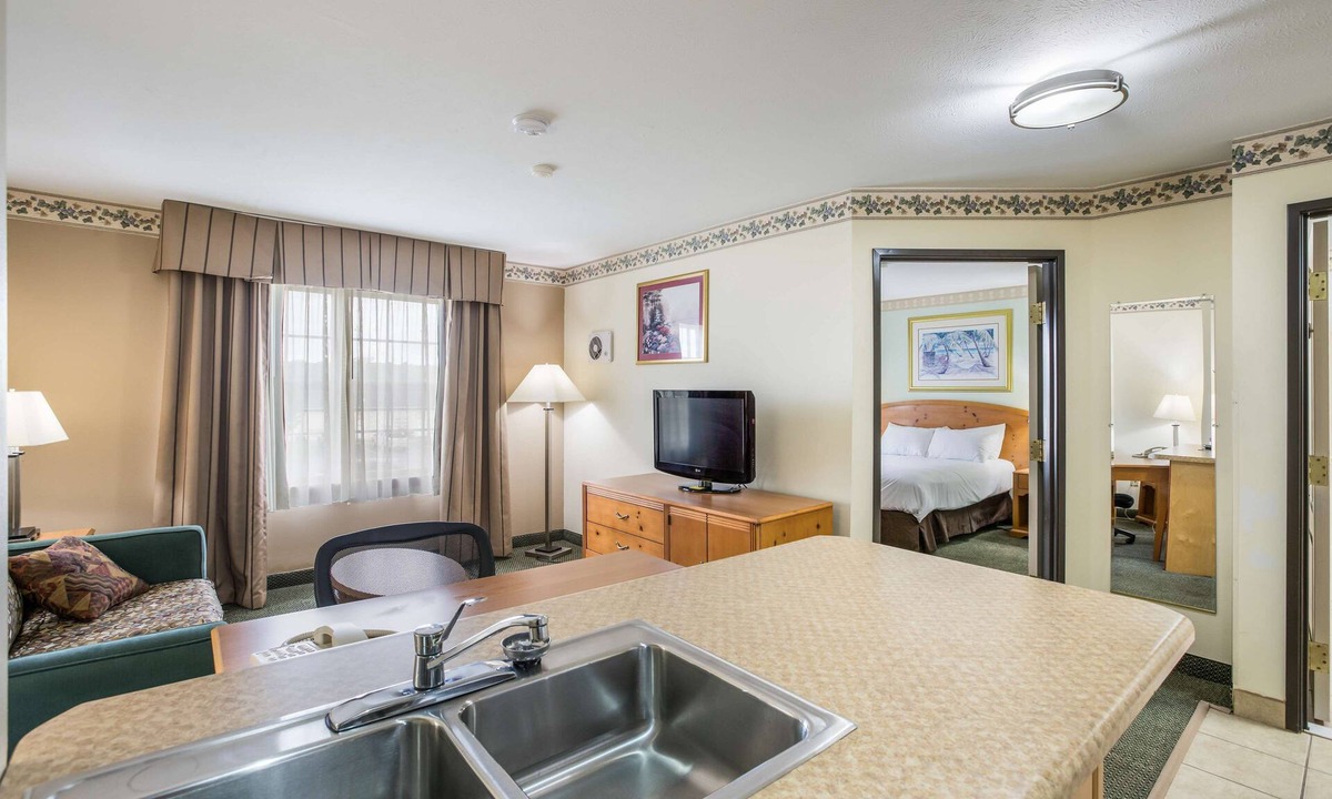 Three Rivers Hotel | Americas Best Value Inn & Suites Three Rivers