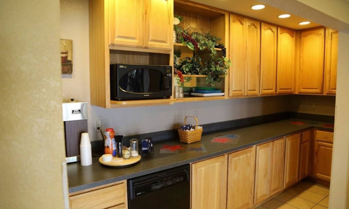 Bluffton Hotel | Americas Best Value Inn & Suites Bluffton