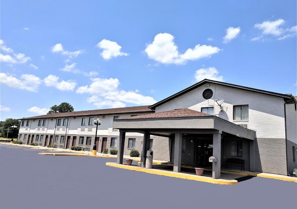 West Frankfort Hotel | Americas Best Value Inn West Frankfort