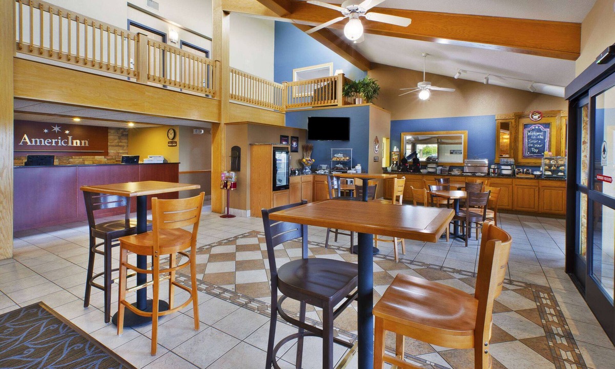 Bay City Hotel | AmericInn by Wyndham Bay City