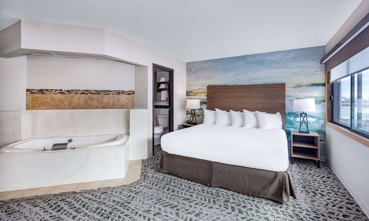 Proctor Hotel | AmericInn by Wyndham Duluth South Black Woods Event Center