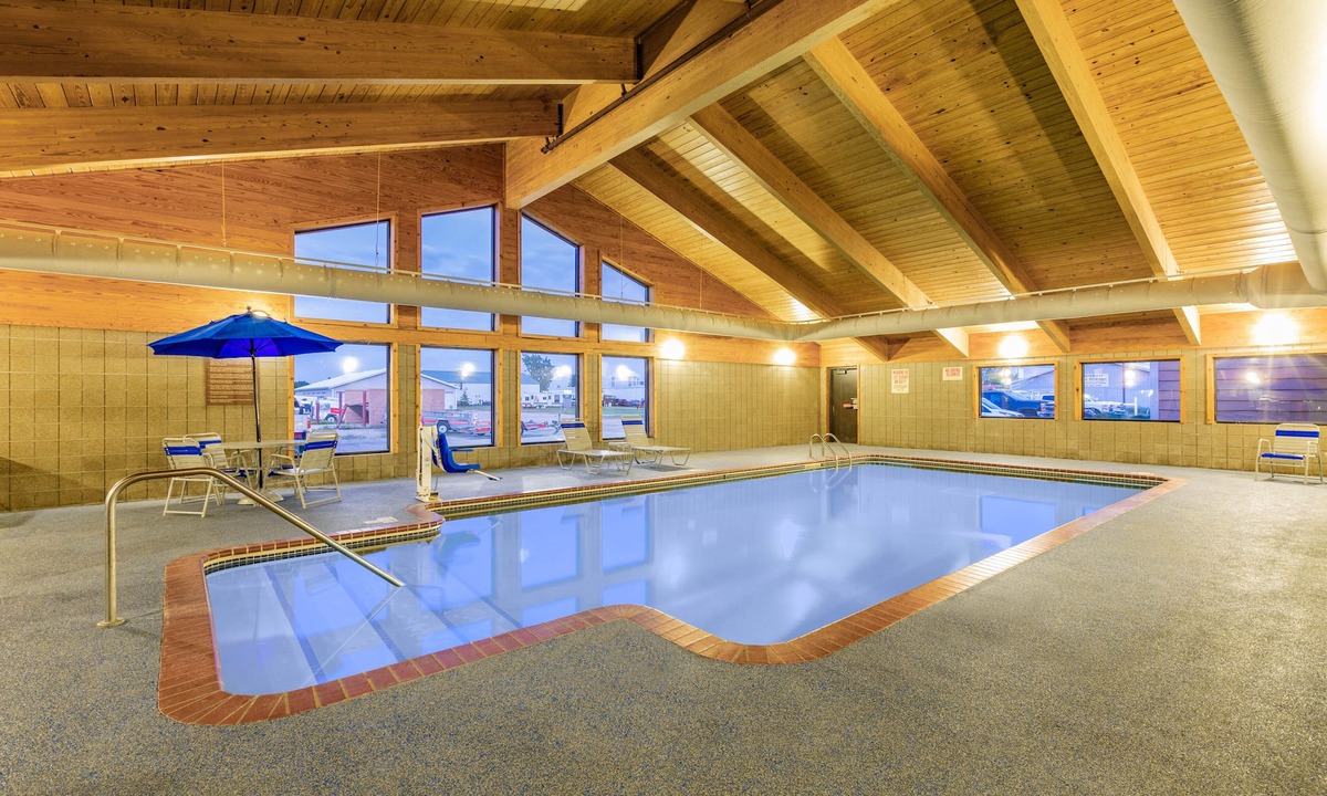 Marshall Hotel | AmericInn by Wyndham Marshall