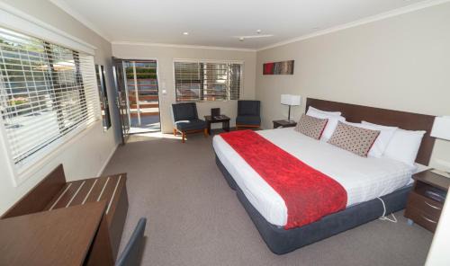 Stratford Hotel | Amity Motel