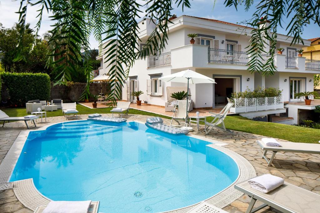 Sant'Agnello Villa | AMORE RENTALS - Villa Lia