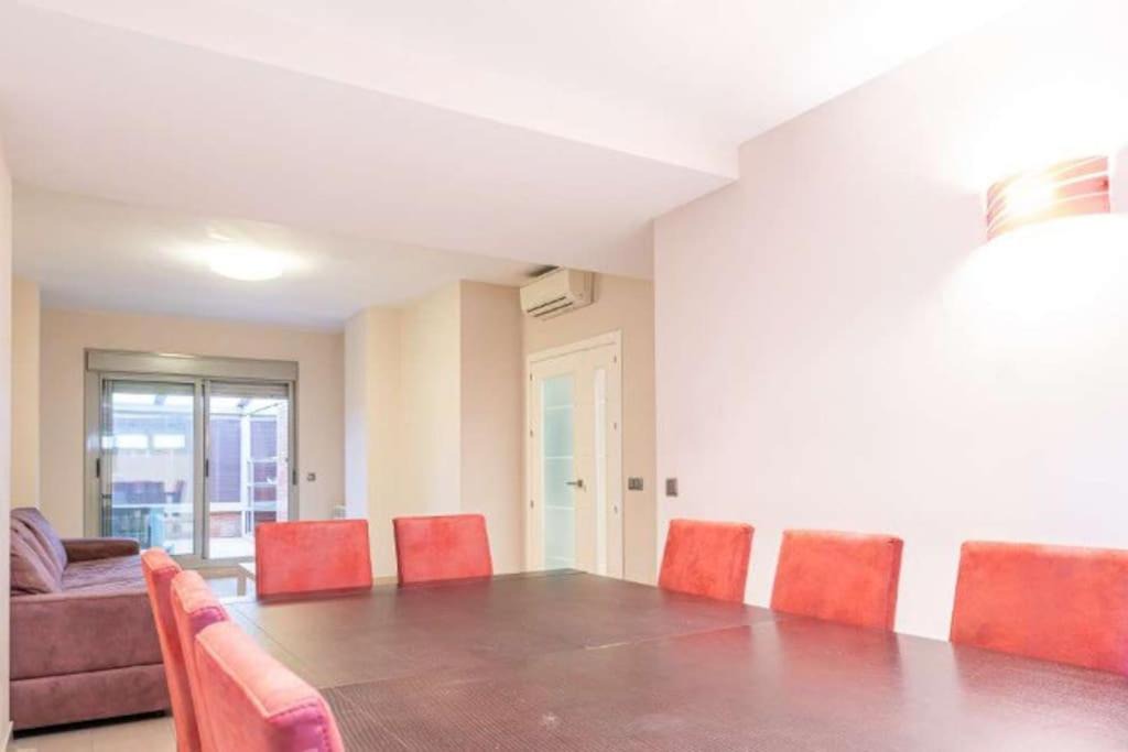 Almendrales Apartment | Amplio apartamento a 15 minutos de la Puerta del Sol