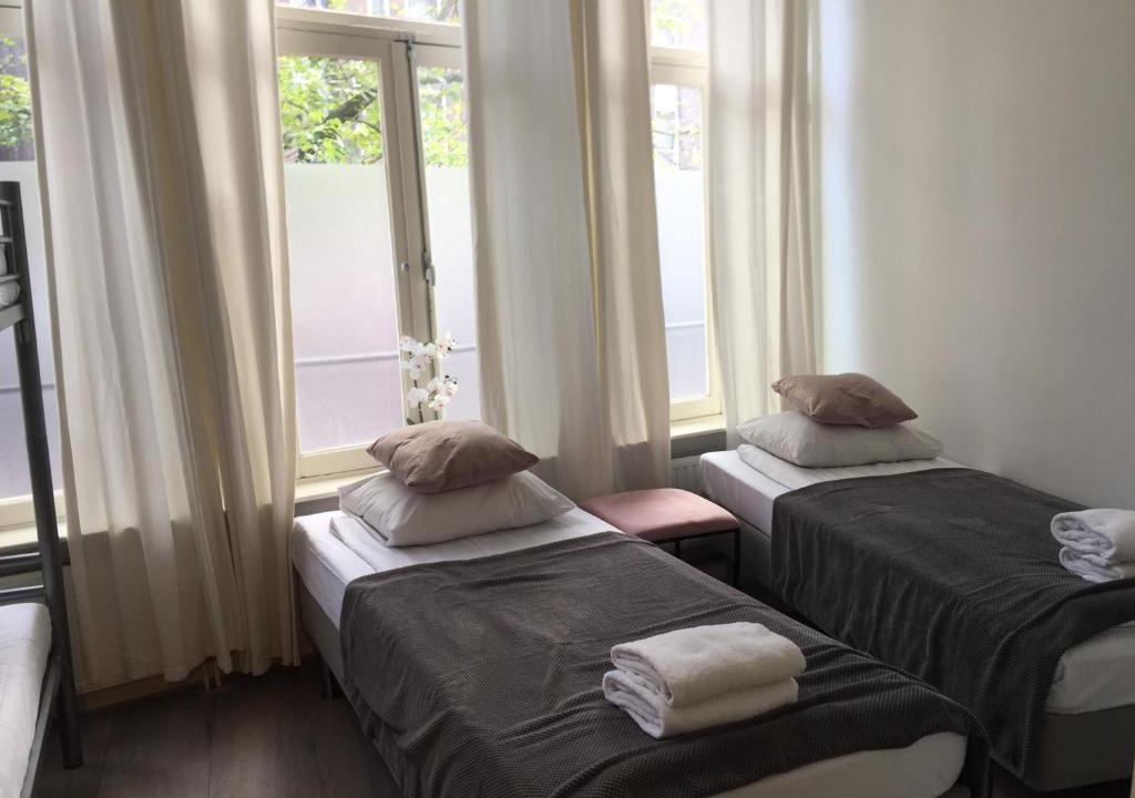 Burgwallen Nieuwe Zijde Bed & Breakfast | Amsroom