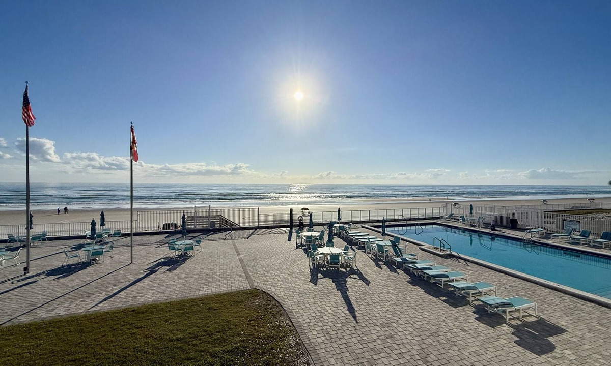 Lenox Park Apartment | An adorable, direct oceanfront front studio with a large private balcony.