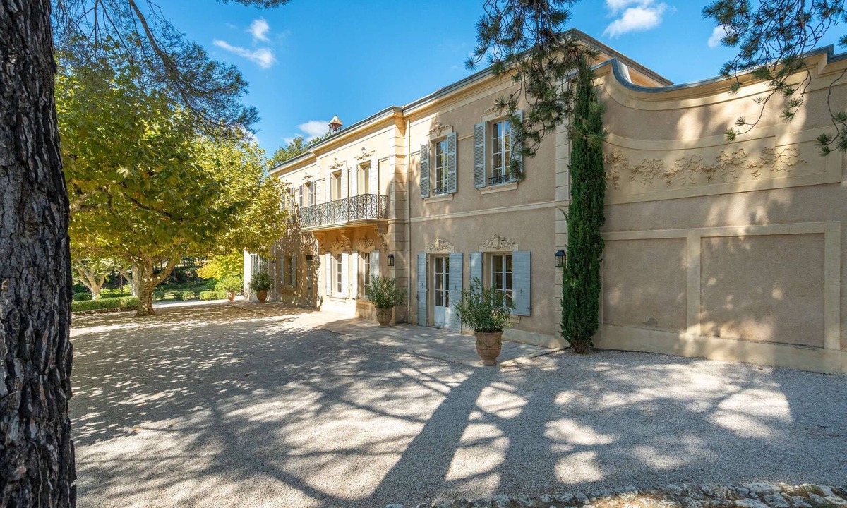 Lambesc House | An exceptional property between Aix en Provence and the Luberon – Sleeps 12