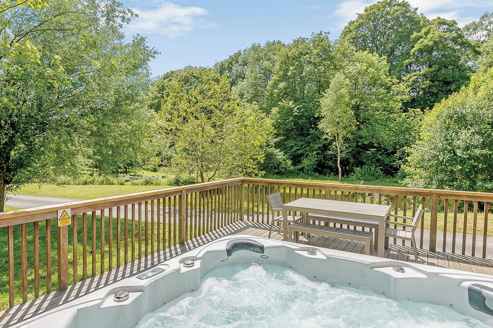 Llangollen Ski Chalet | An extremely spacious two storey luxury lodge.