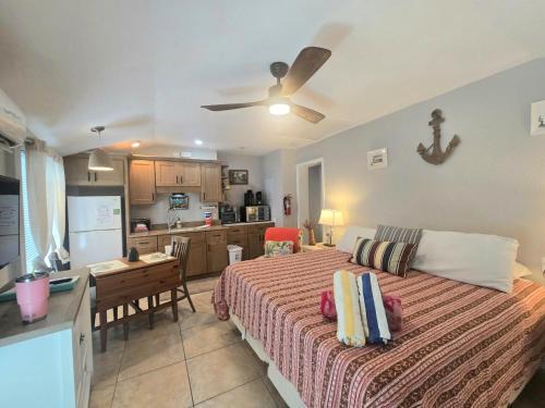 Holmes Beach Villa | An Island Getaway at Palm Tree Villas