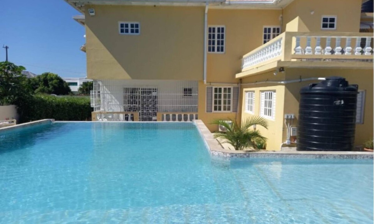 Whitehouse House | An Oceanfront Getaway - Wheelchair Accessible with Private Pool.