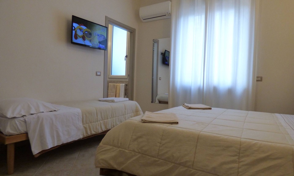 Province of Cagliari House | Anania