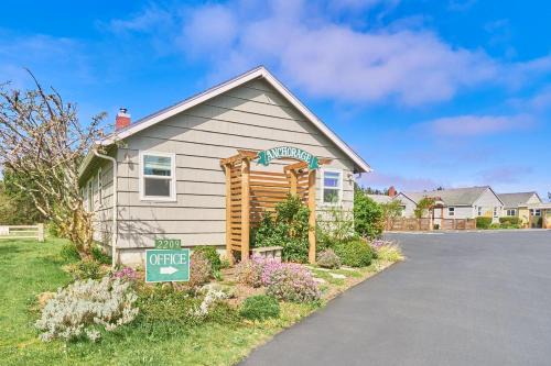 Long Beach House | Anchorage Cottages #1