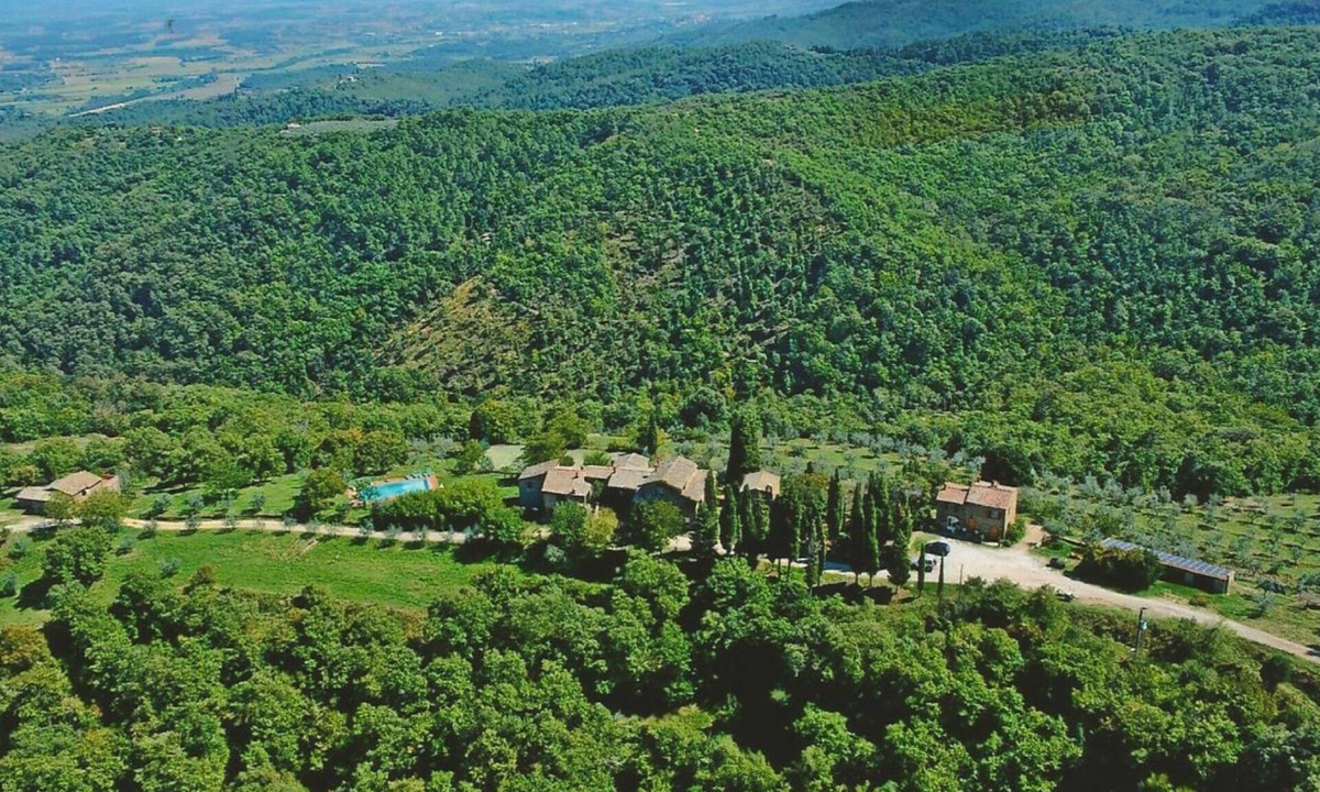 Monte San Savino Villa | Ancient hamlet in an extremely panoramic position, nestling amidst green woods and hills, a few km f