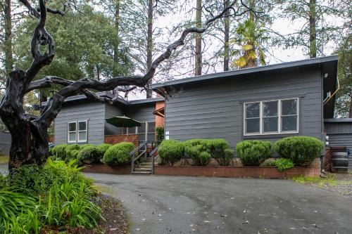 Anderson Valley Hotel | Anderson Valley Inn