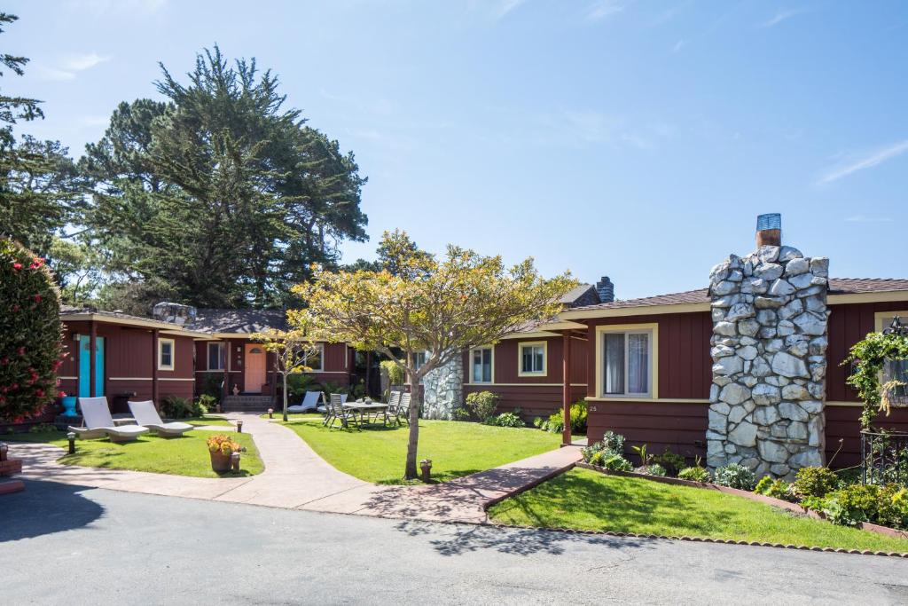 Pacific Grove Hotel | Andril Fireplace Cottages