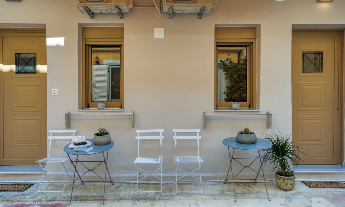 Zakynthos Town Apartment | Andy & Hari's Elegant Town Studios