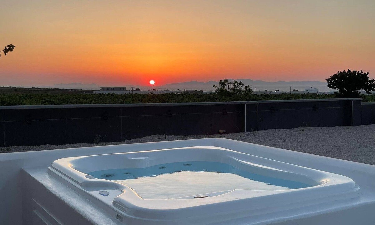 Kamari Villa | Anemi Vine Villas