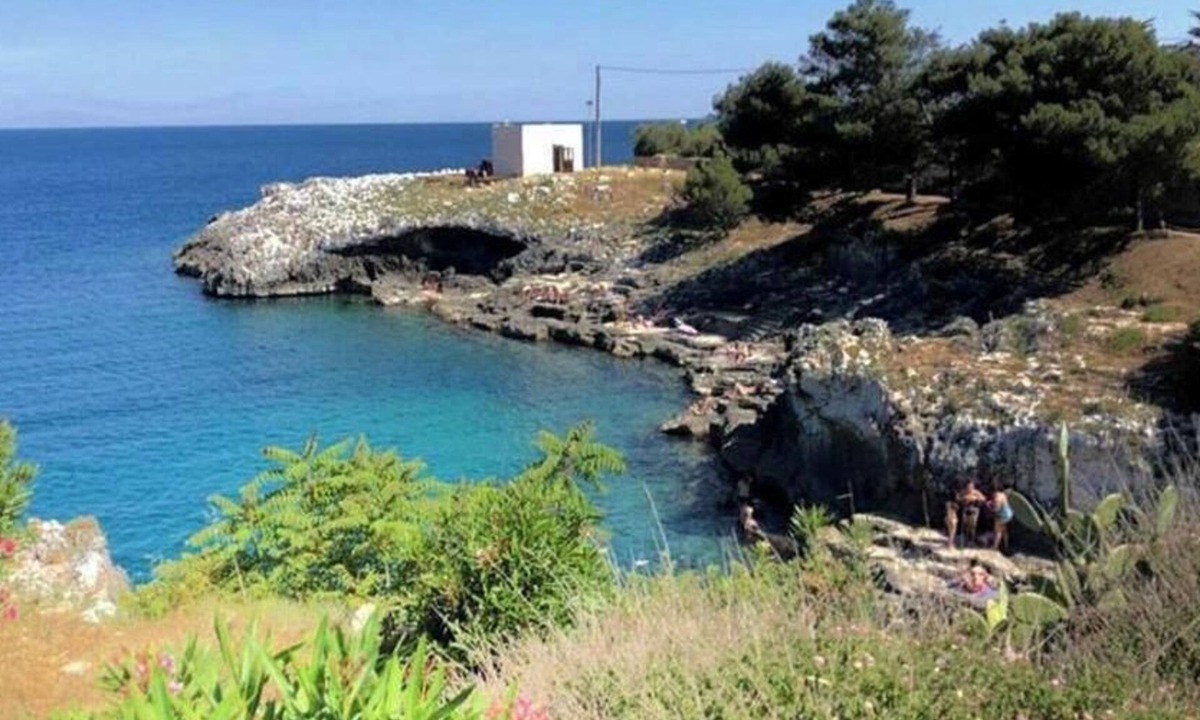 Uggiano la Chiesa Bed & Breakfast | Anemone Studios - Triple room with private bathroom in Salento