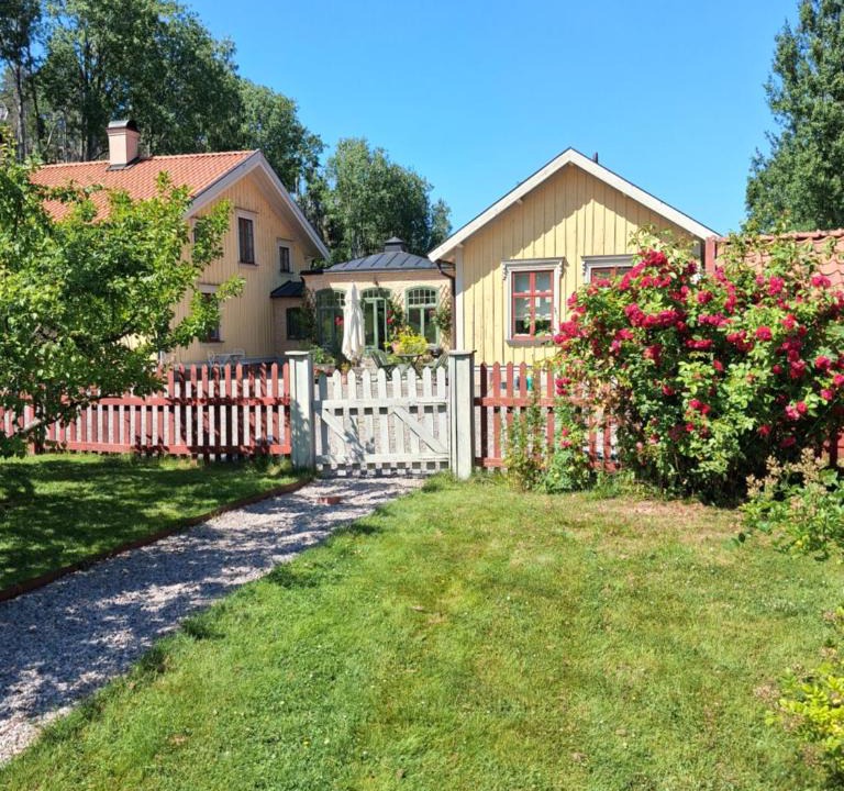 Rejmyre Bed & Breakfast | Ängbacka