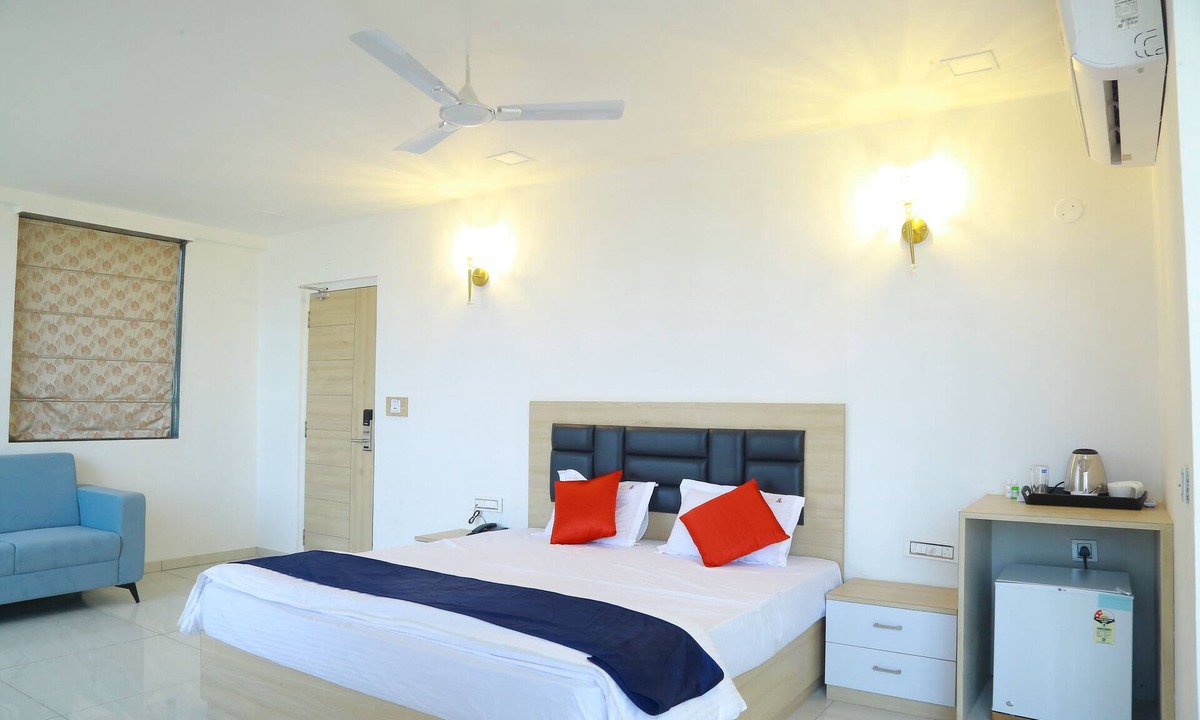Gachibowli Bed & Breakfast | Anika Suites