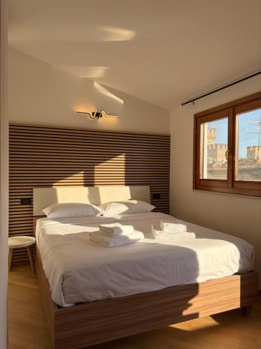 Sirmione Old Town Apartment | Anna Home View