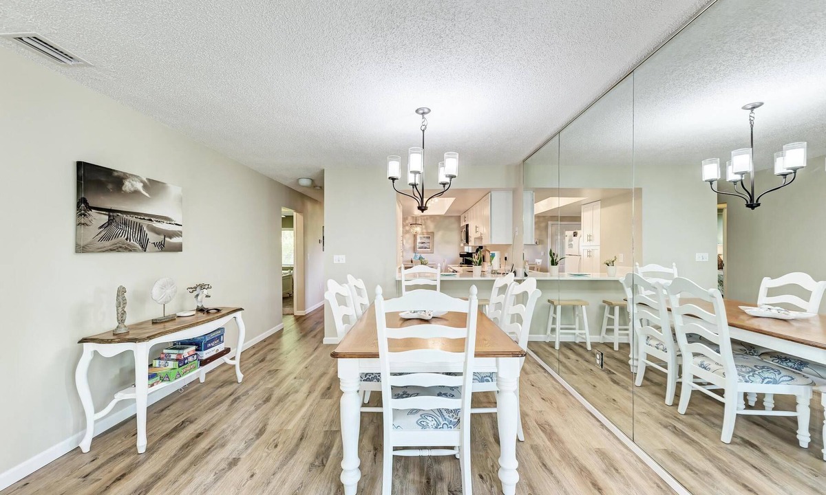 Bradenton Beach Condo | Anna Maria Island Beach Palms 8B